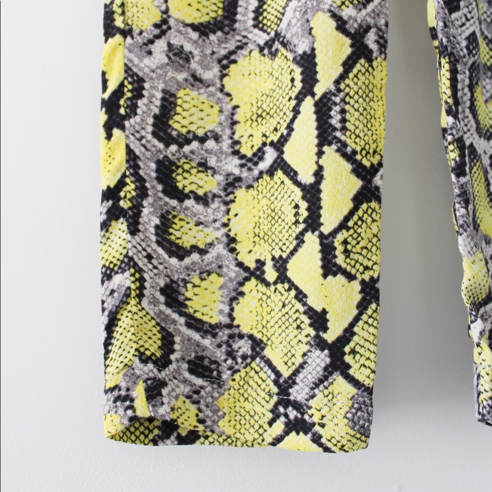 Wayf Python Printed Pleated Pants Nwot - image 8